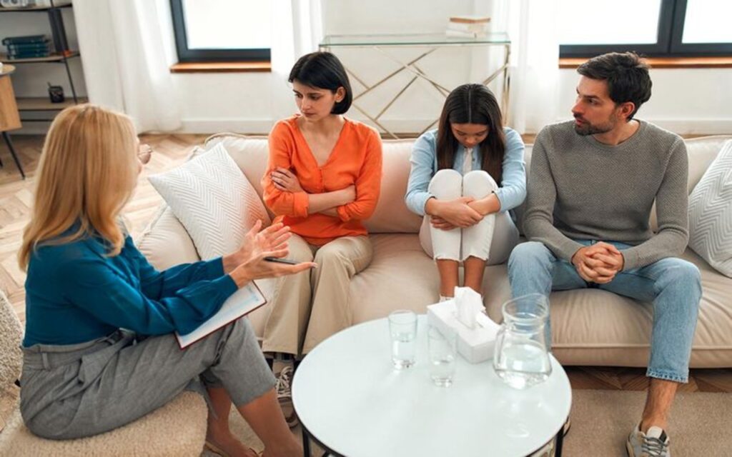 Family Therapy – Guided sessions that improve communication and resolve conflicts within families.